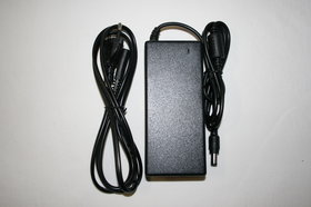 m Toshiba 15V 5A 1 699